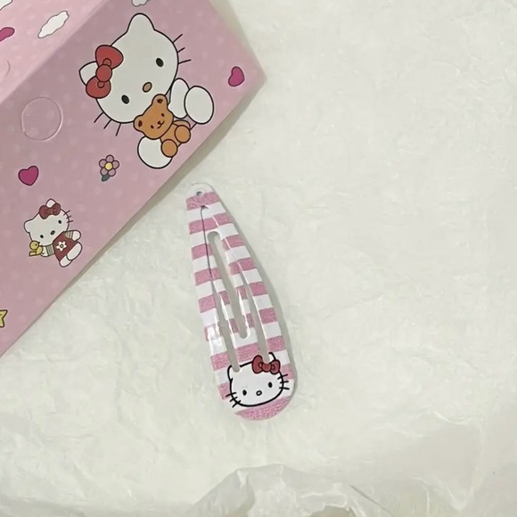 6pcs  Cute Small Hello Kitty Decorative Hair Clips for Girls. - Picture 7 of 7